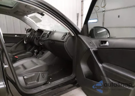 2017 Volkswagen Tiguan 2.0T Wolfsburg Edition from USA, damaged, VIN WVGSV7AX0HK002549